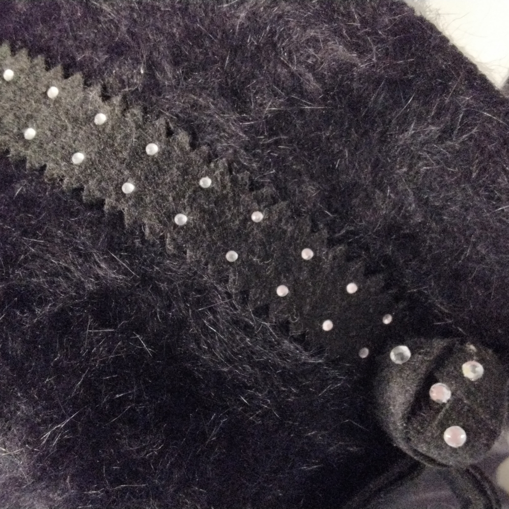 Women’s angora hat with rhinestone trim and bow - Picture 5 of 6